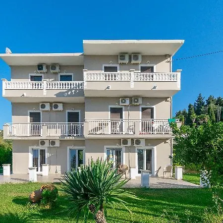 Hotel Akis And 5*